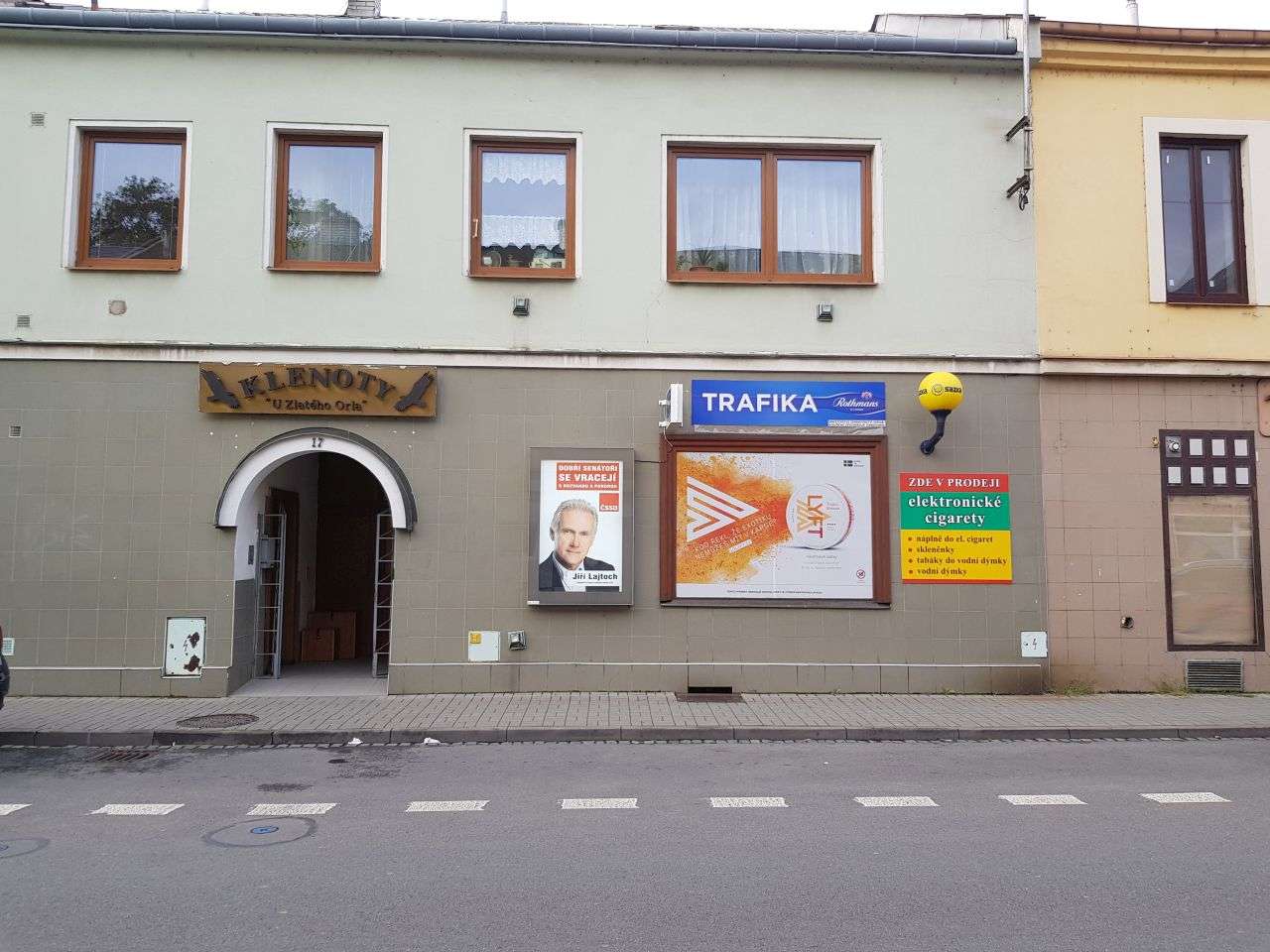 alt